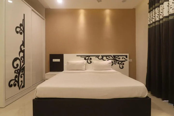 Room 3 of 13