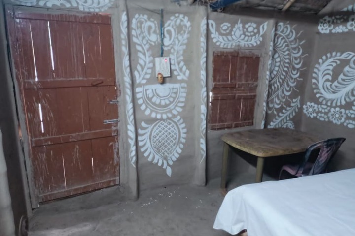 Room 4 of 17