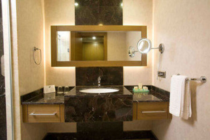 Room 20 of 48