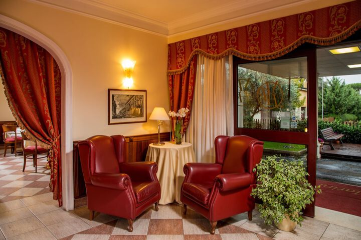 Entrance & Lobby