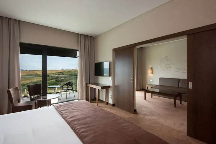 Room 17 of 46