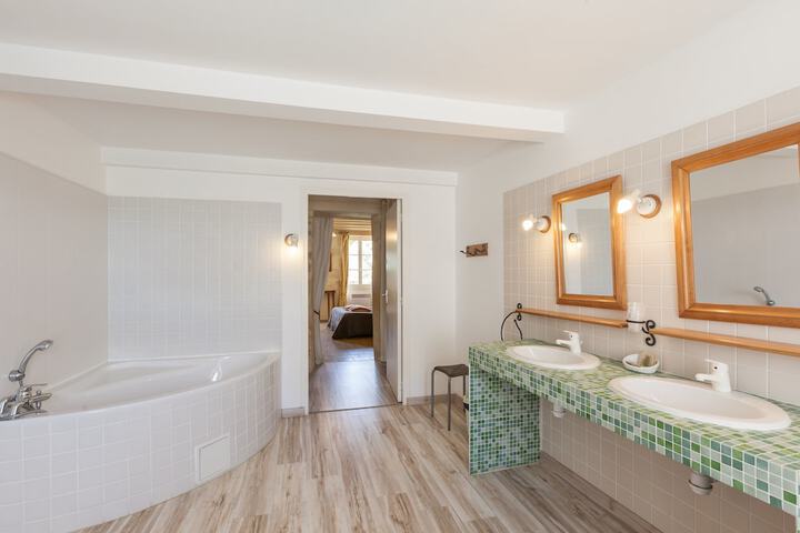 Bathroom Interior Photo