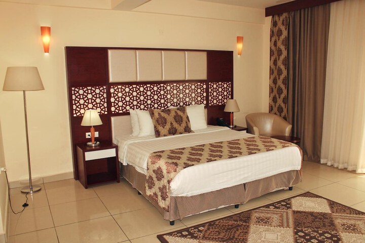 Room 6 of 22