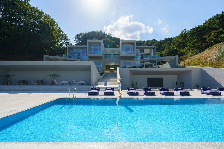 Pool 60 of 83