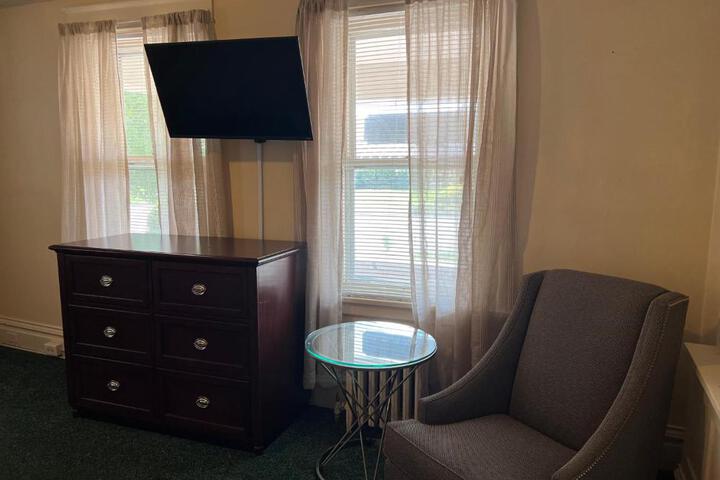1 Queen Bed (1 of 45)