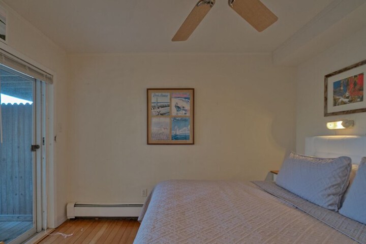 Room 18 of 152