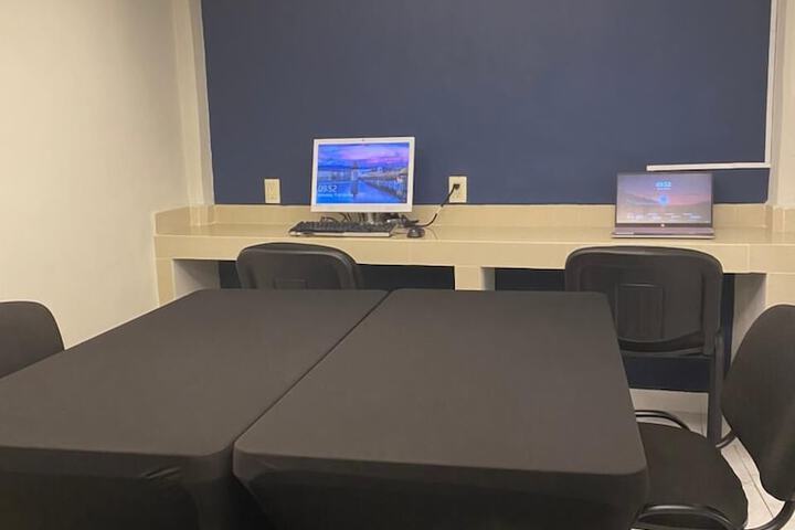 Business Center 45 of 58