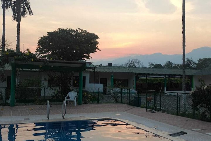 Pool 6 of 9
