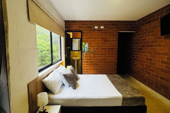 Room 12 of 94