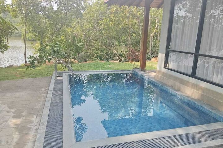 Pool 25 of 77