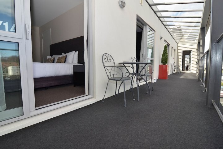Room 4 of 42