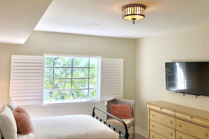 Queen Size Bed (10 of 23)