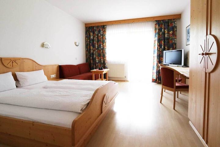 Room 4 of 55