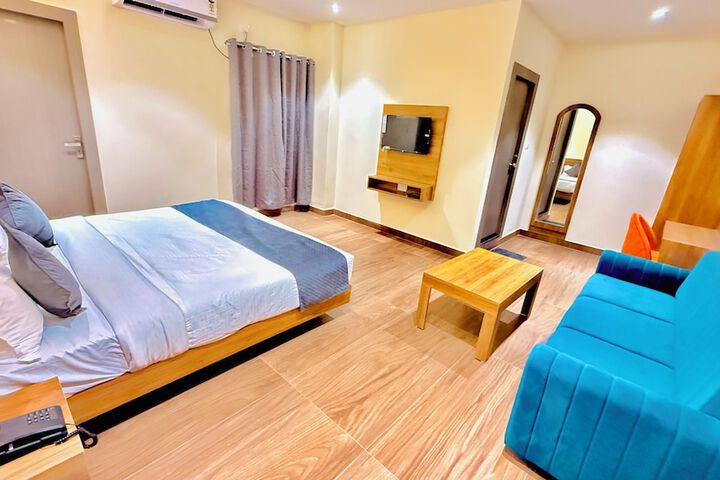 Room 2 of 18