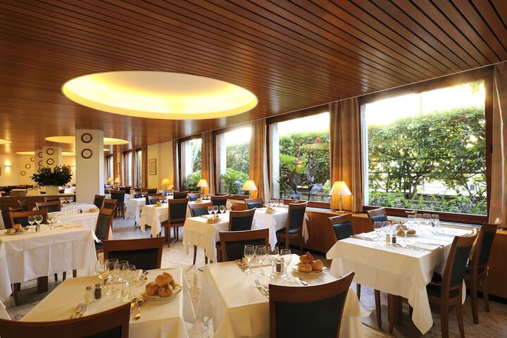 Dining 100 of 134