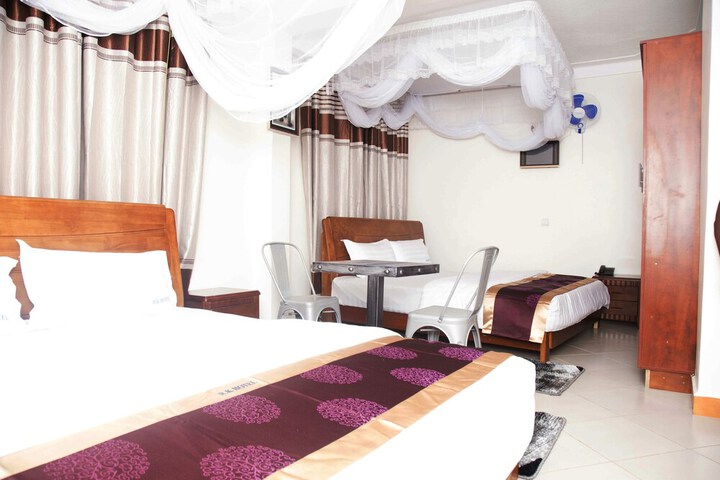Room 9 of 24
