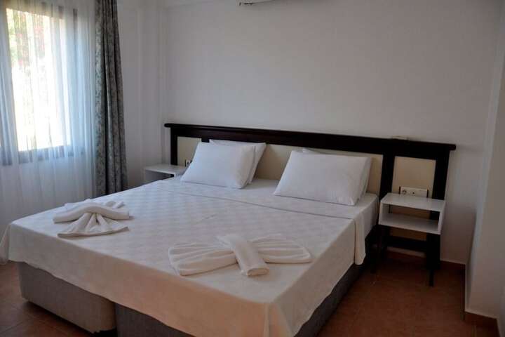 Room 8 of 40