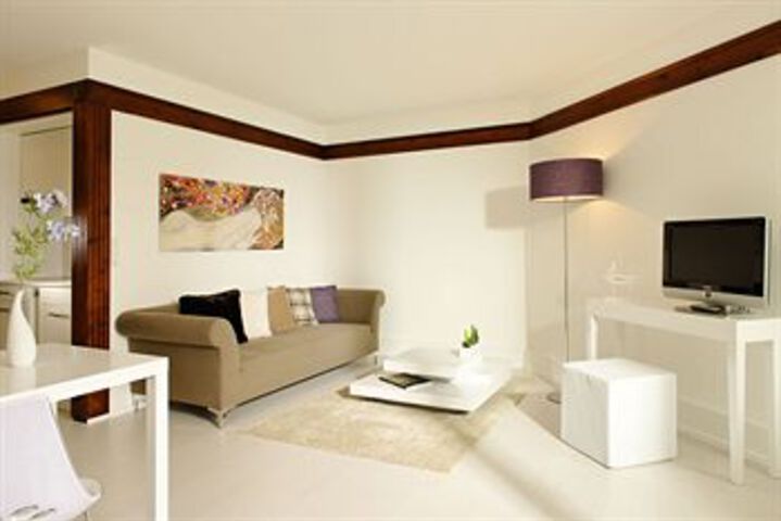 Room 19 of 29