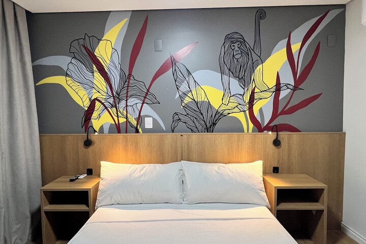 Room 11 of 30