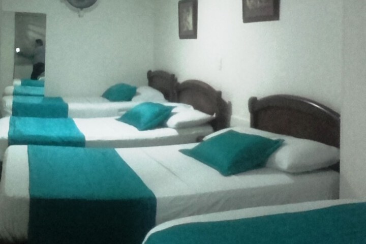 Room 4 of 36
