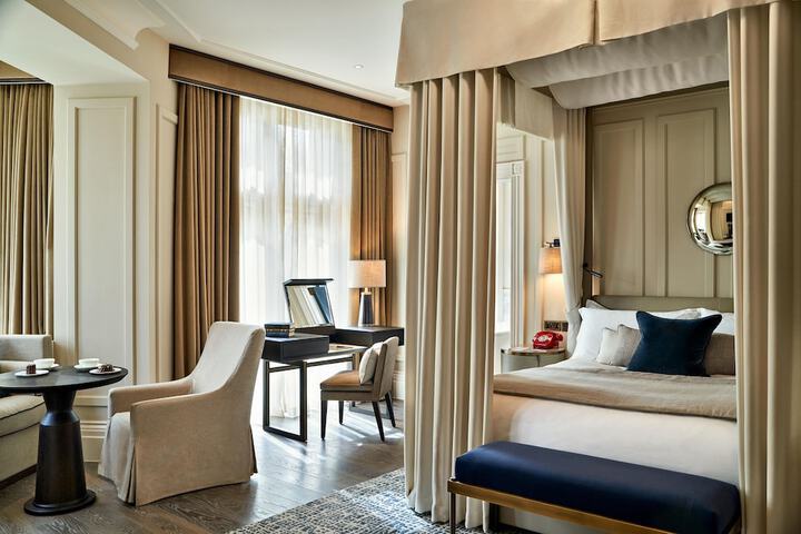 Room 28 of 224