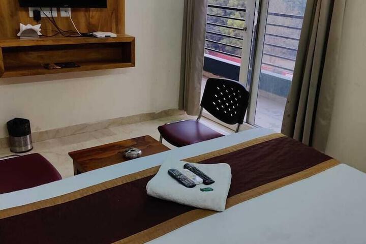 Room 8 of 31