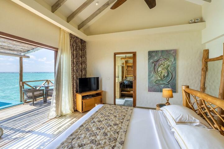 Room 45 of 220