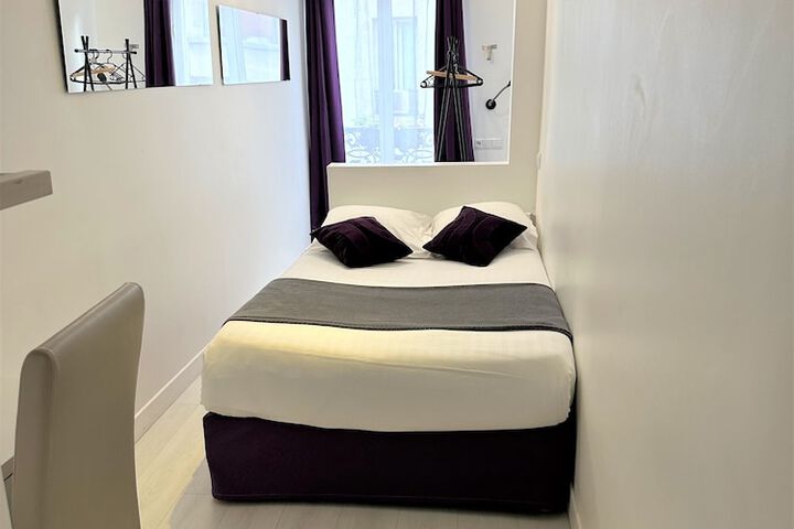 Room 25 of 52