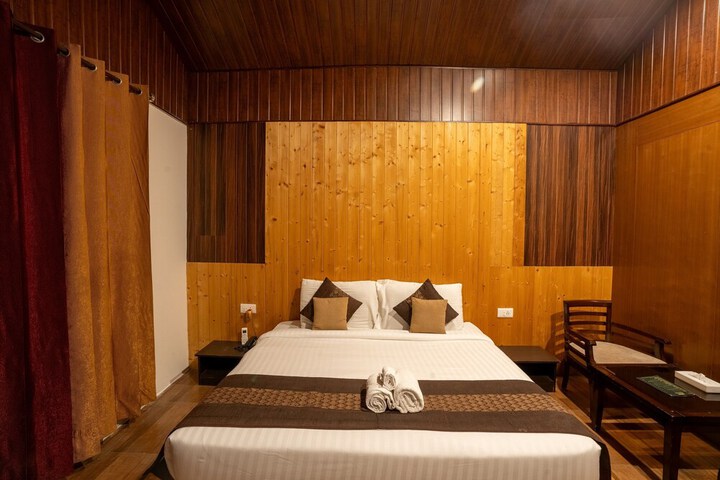 Room 15 of 33