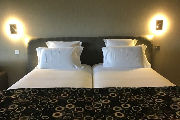 Room 6 of 36