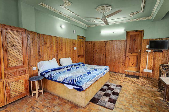 Room 32 of 39