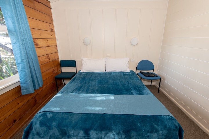 Room 9 of 143