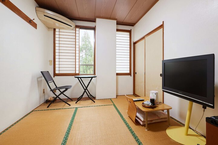 Room 46 of 75