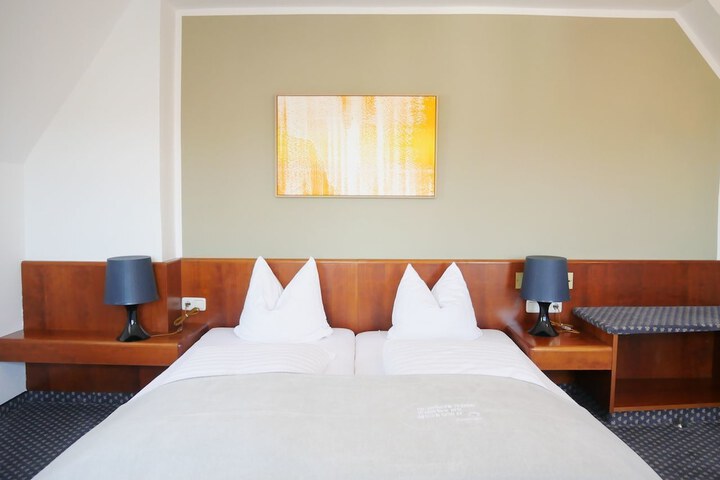 Room 7 of 35