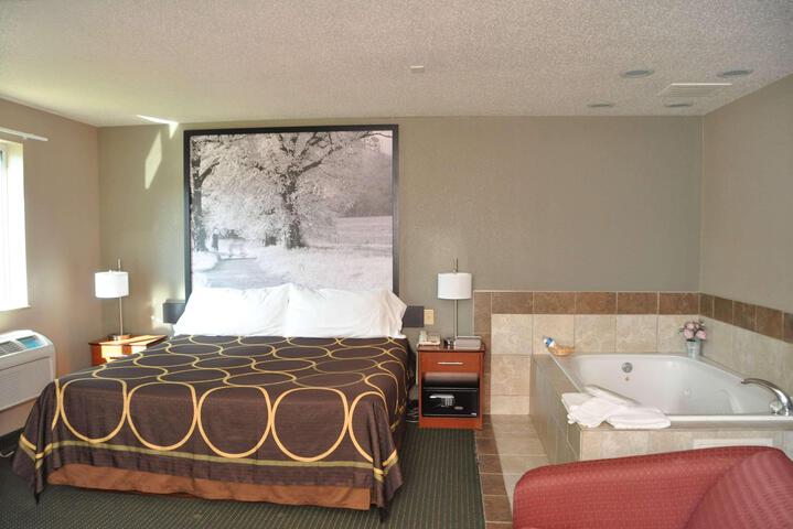 1 King Bed (12 of 19)