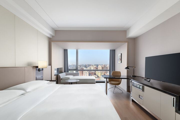 Room 38 of 102
