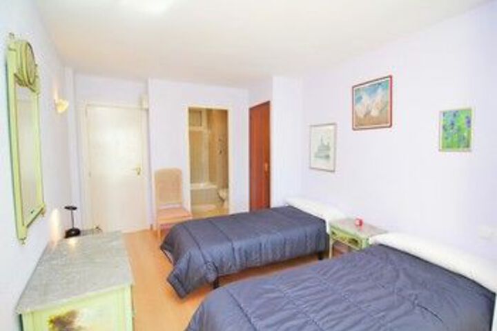 Room 8 of 22