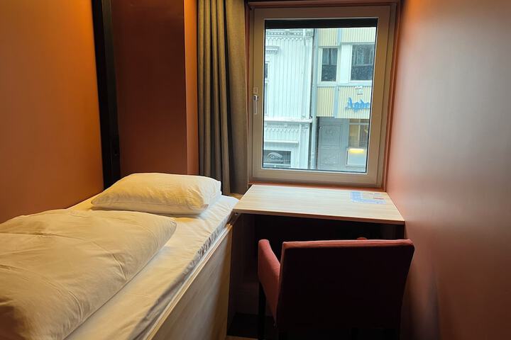 Room 39 of 69