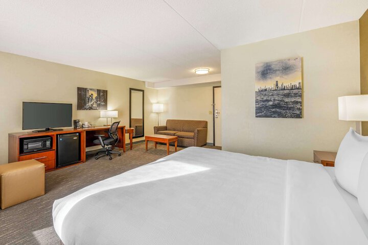 1 King Bed Microwave and Refrigerator Full Breakfast (21 of 29)