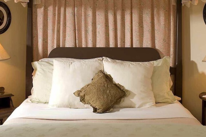 Room 10 of 27
