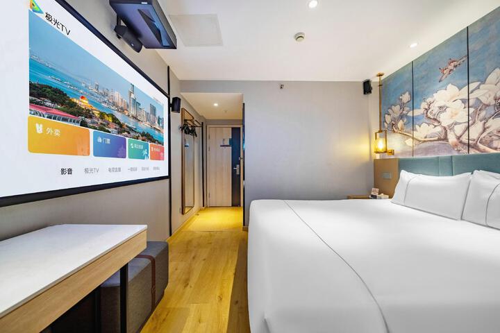 Room 9 of 31