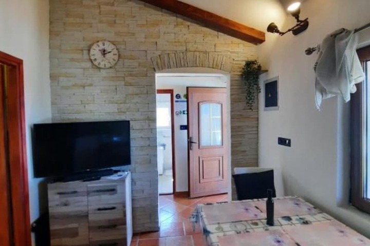 Room 5 of 27