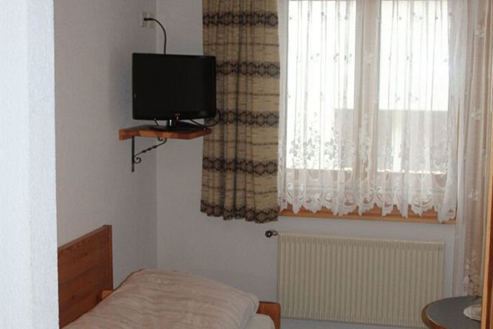 Room 12 of 41