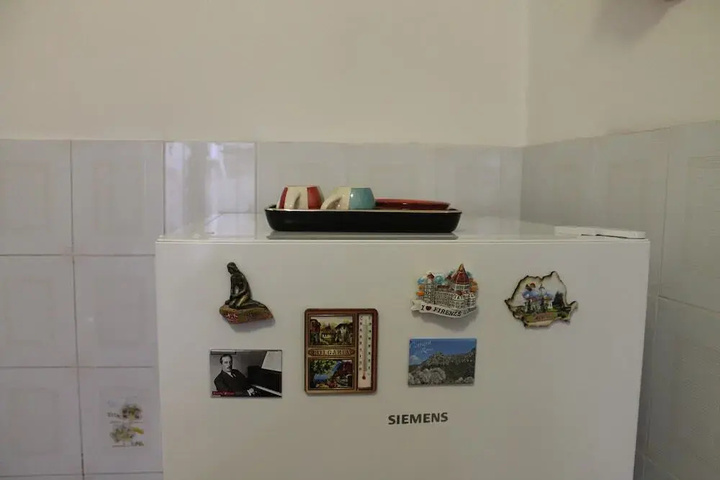 Room 13 of 18