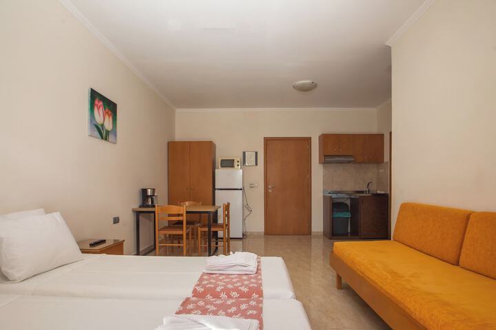 Room 3 of 151