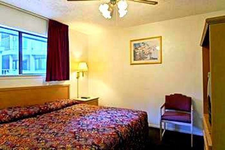 Room 2 of 22