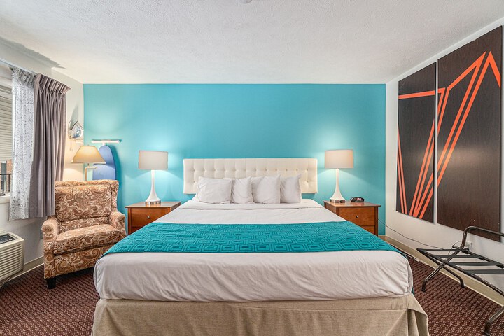 1 King Bed (7 of 27)
