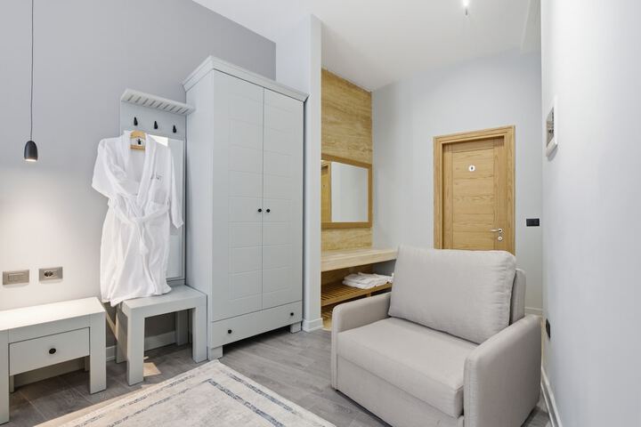 Room 40 of 74