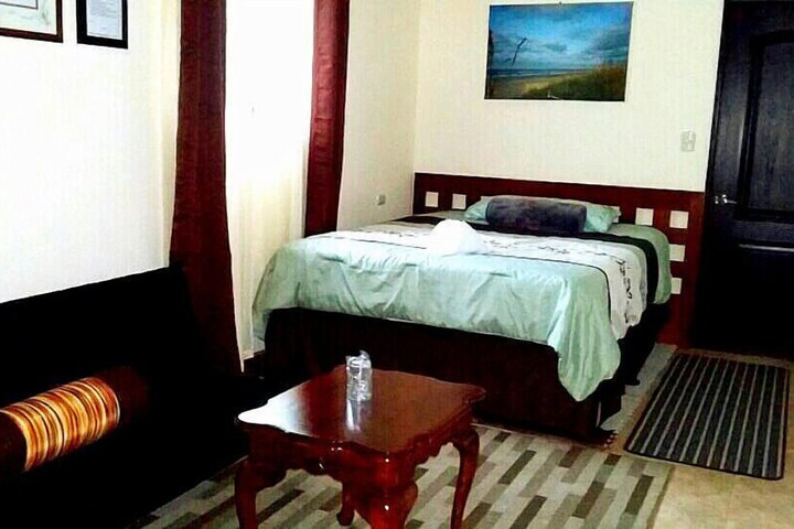 Room 6 of 9