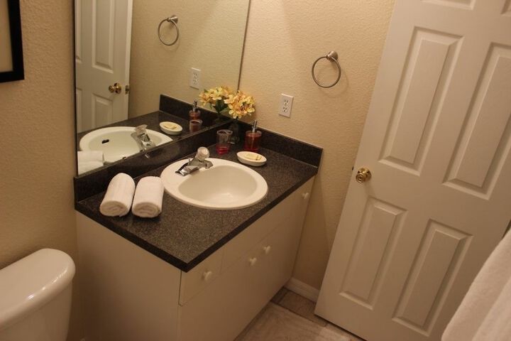 Room 10 of 29